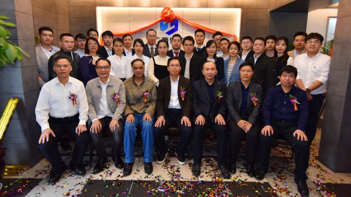 公司向导与设计院全体成员合影.jpg