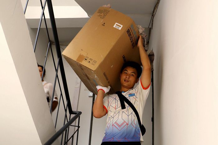 5.2整理楼道内的杂物.JPG