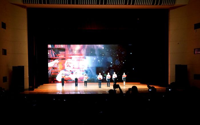59朗诵演出。。。。。谢微旋 摄.jpg