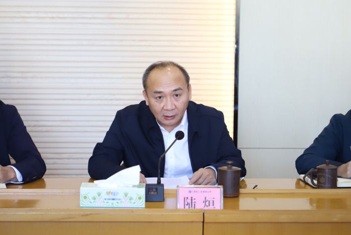 陆烜转达集团圆会精神。。。。郑诗宝 摄.jpg