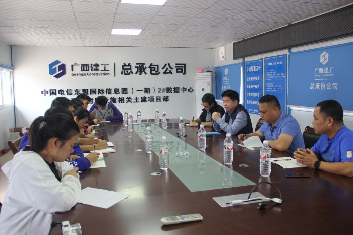 聚会现场。。。。李立云 摄.jpg