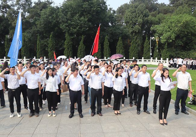 重温入党誓词。。。。。周煜川摄（修图）.jpg