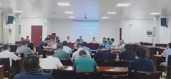 1.1聚会现场。。。。。覃桂整 摄（修图）.jpg