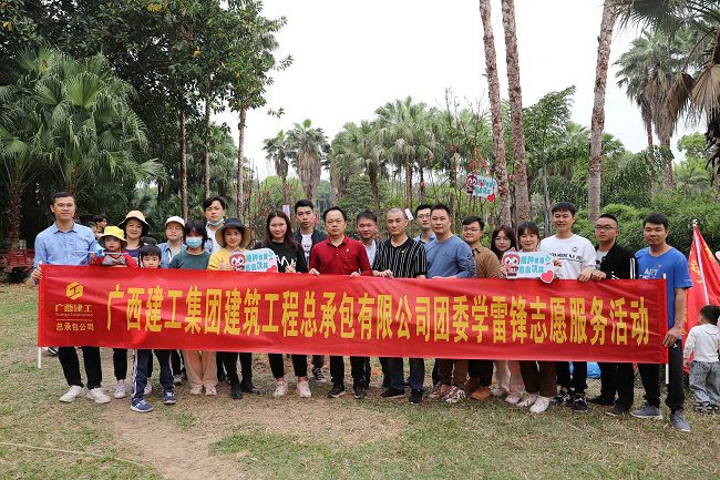 加入活动的职工合影。。林成斌 摄（修图）.jpg